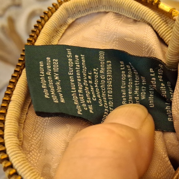 Lauren by Ralph Lauren Gold Everything Case. - Picture 8 of 16